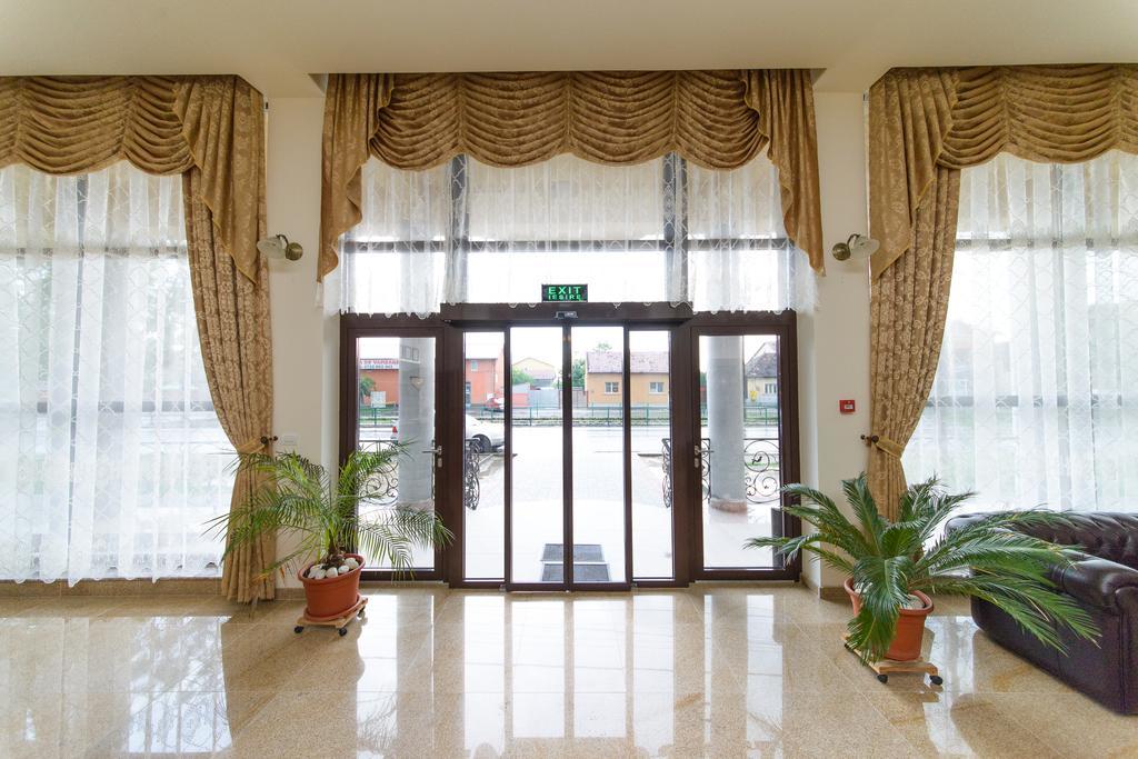 Hotel Miky Arad Luaran gambar